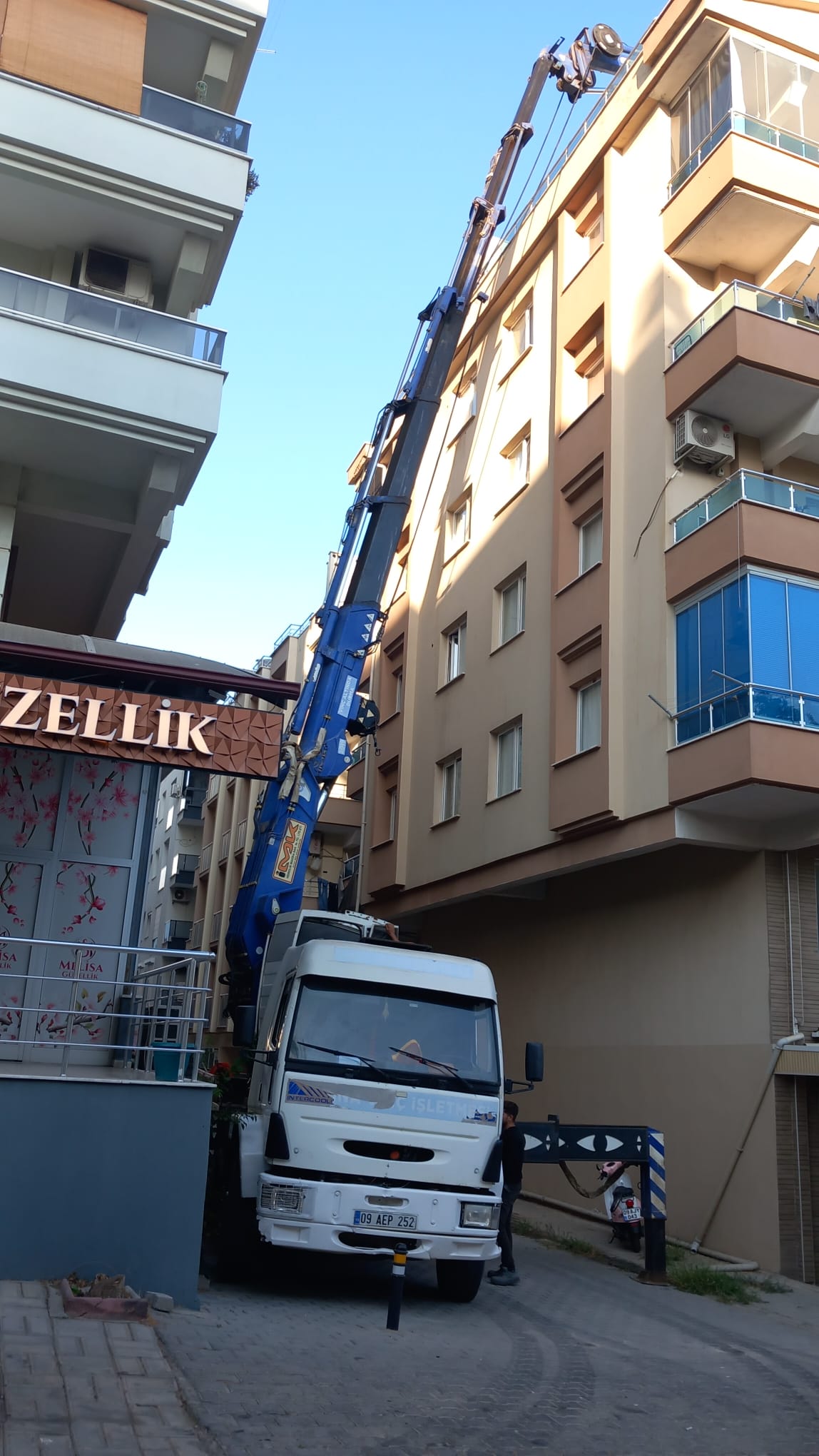 İç Mekan Çalışmaları için Elektrikli Manliftler