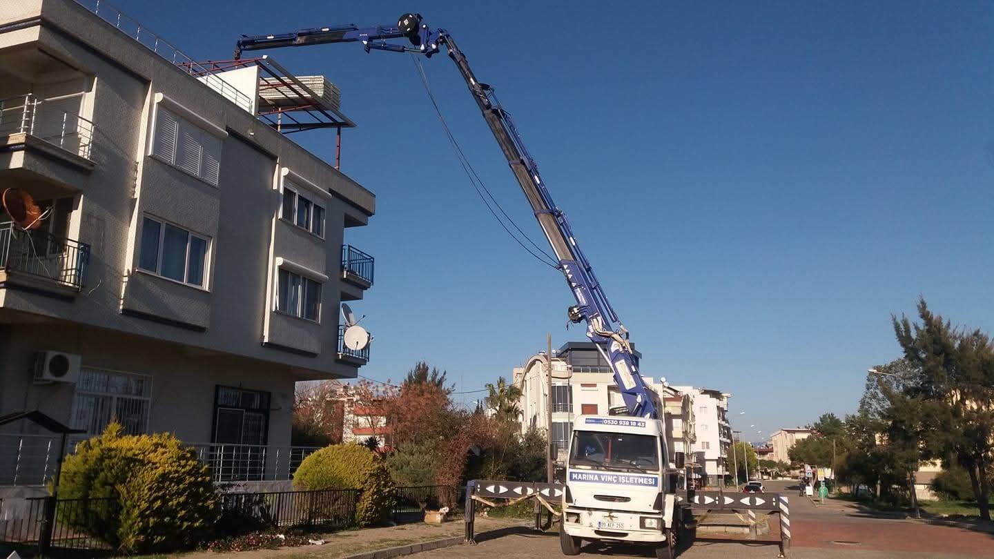 Manlift ile Depo Raf Sistemleri Kurulumu